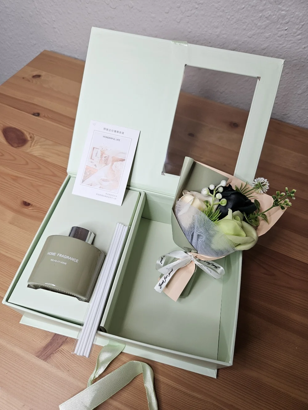 Luxury Gift Box with Reed Diffuser & Soap Flower Bouquet – Lily Of The Valley